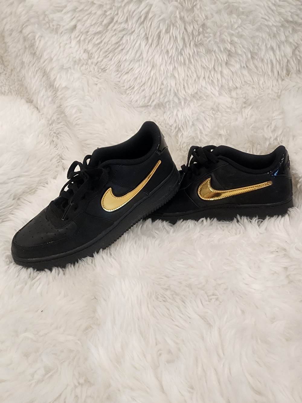 Nike Air Force 1 Low '07 Black Metalic Gold size 6Y